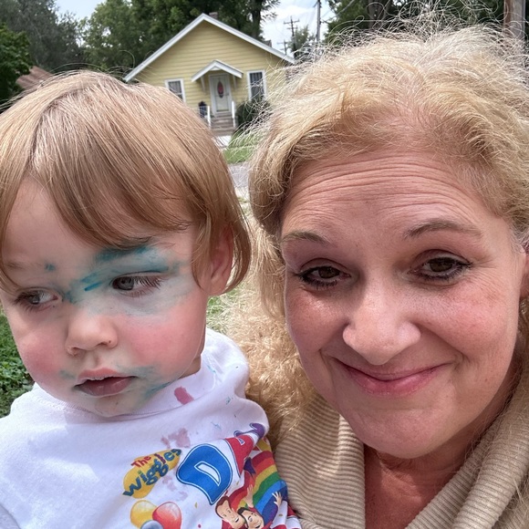 Meet your Posher, Cris - Picture 4 of 8